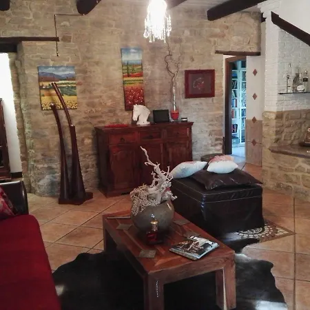 Maison Rouge *