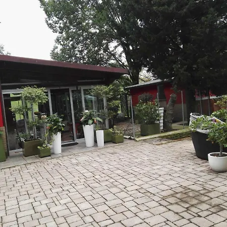 Дом отдыха Maison Rouge *